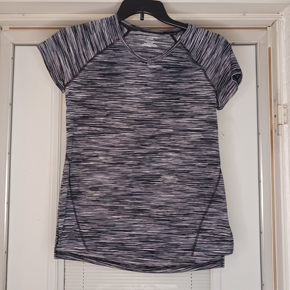 #246 3/$18 - Tek Gear Black/White/Gray Short Sleeve Top Size Small